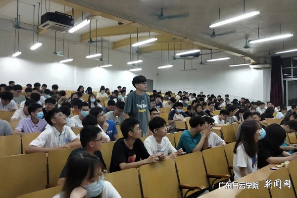 第一讲—学员们积极参与 .jpg