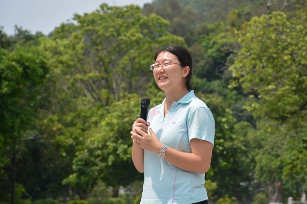 邵名菊副书记发表讲话 党总支邵名菊副书记发表讲话
